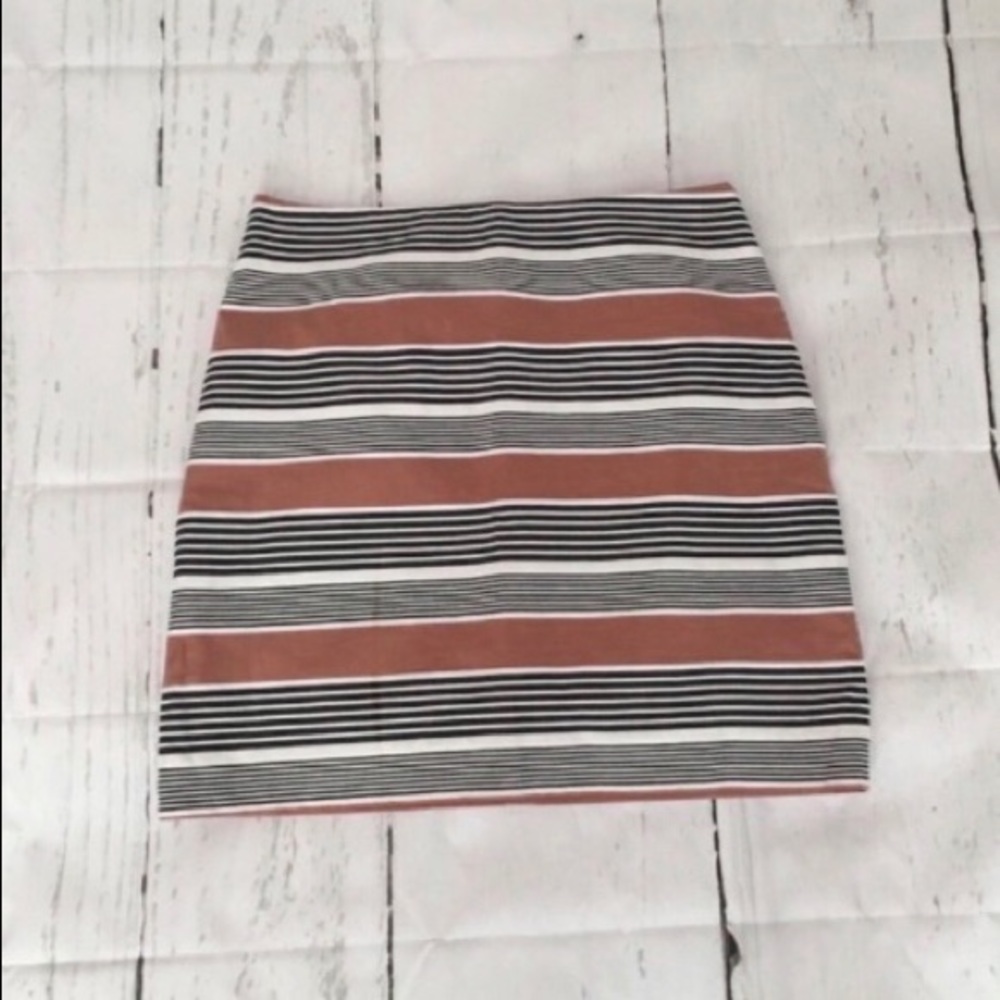 Ann Taylor Loft White Brown Black Striped Skirt Size 8